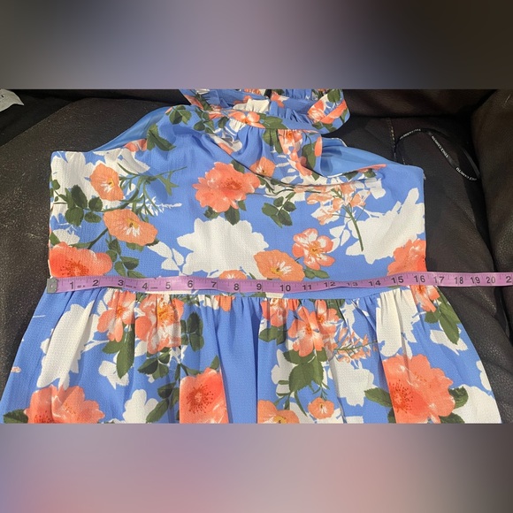 VINCE CAMUTO
Flare Dress Blue Size 8 - Picture 5 of 10